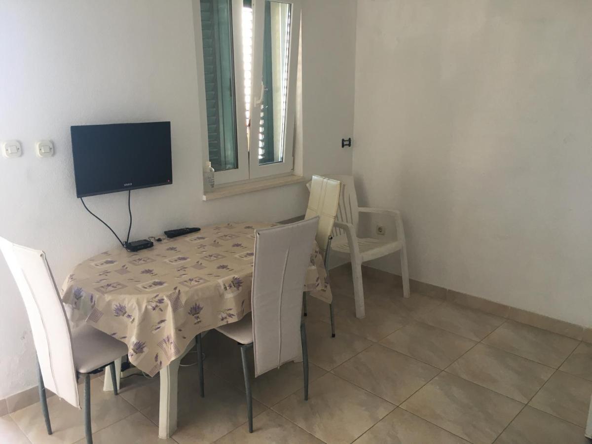 Apartmani Domenika จูเลียนา ภายนอก รูปภาพ